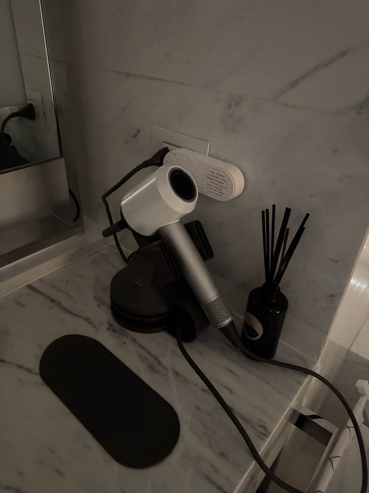 ให้เช่าคอนโดสาทร นราธิวาส : 📍New For Rent Four seasons private residences🔹Ready to move in( Available )🔹2Bedrooms 3Bathrooms 🔹Size :123 Sqm💸Price :230,000 / Baht (1 year contract)💸Price: 250,000/ Baht (6 months or 3 months contract)🔹47th floor.