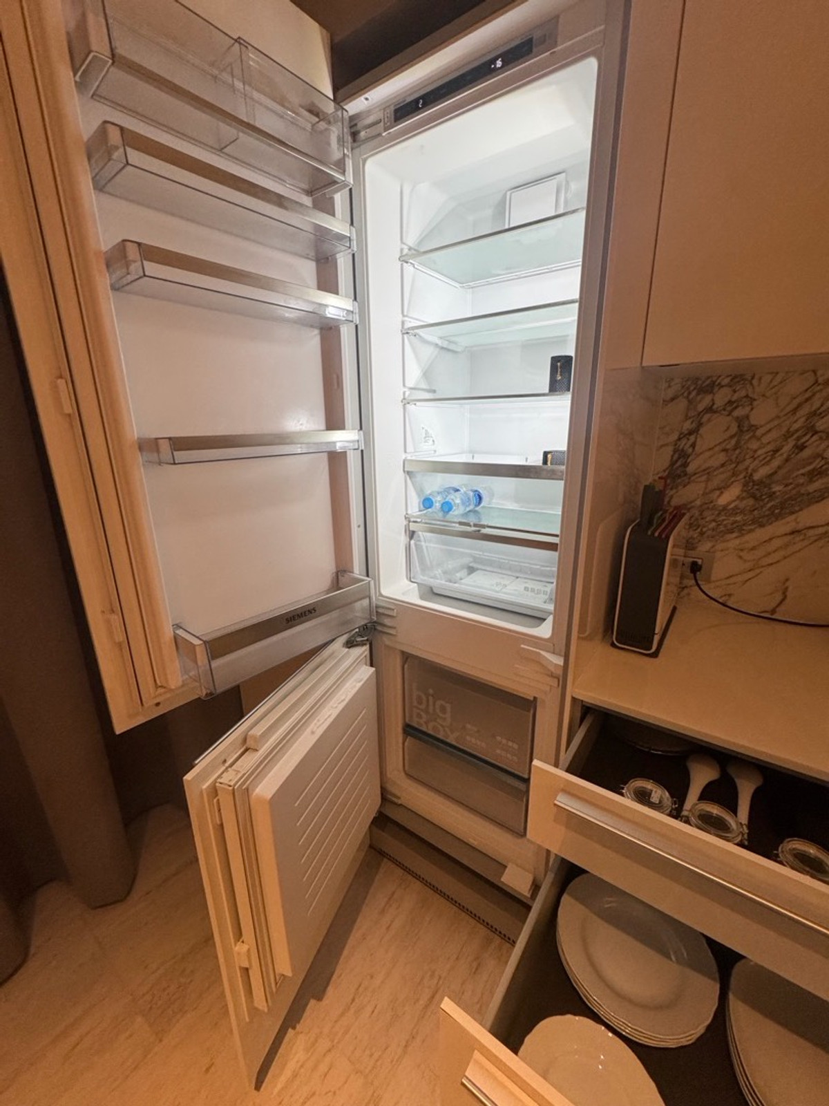 ให้เช่าคอนโดสาทร นราธิวาส : 📍New For Rent Four seasons private residences🔹Ready to move in( Available )🔹2Bedrooms 3Bathrooms 🔹Size :123 Sqm💸Price :230,000 / Baht (1 year contract)💸Price: 250,000/ Baht (6 months or 3 months contract)🔹47th floor.