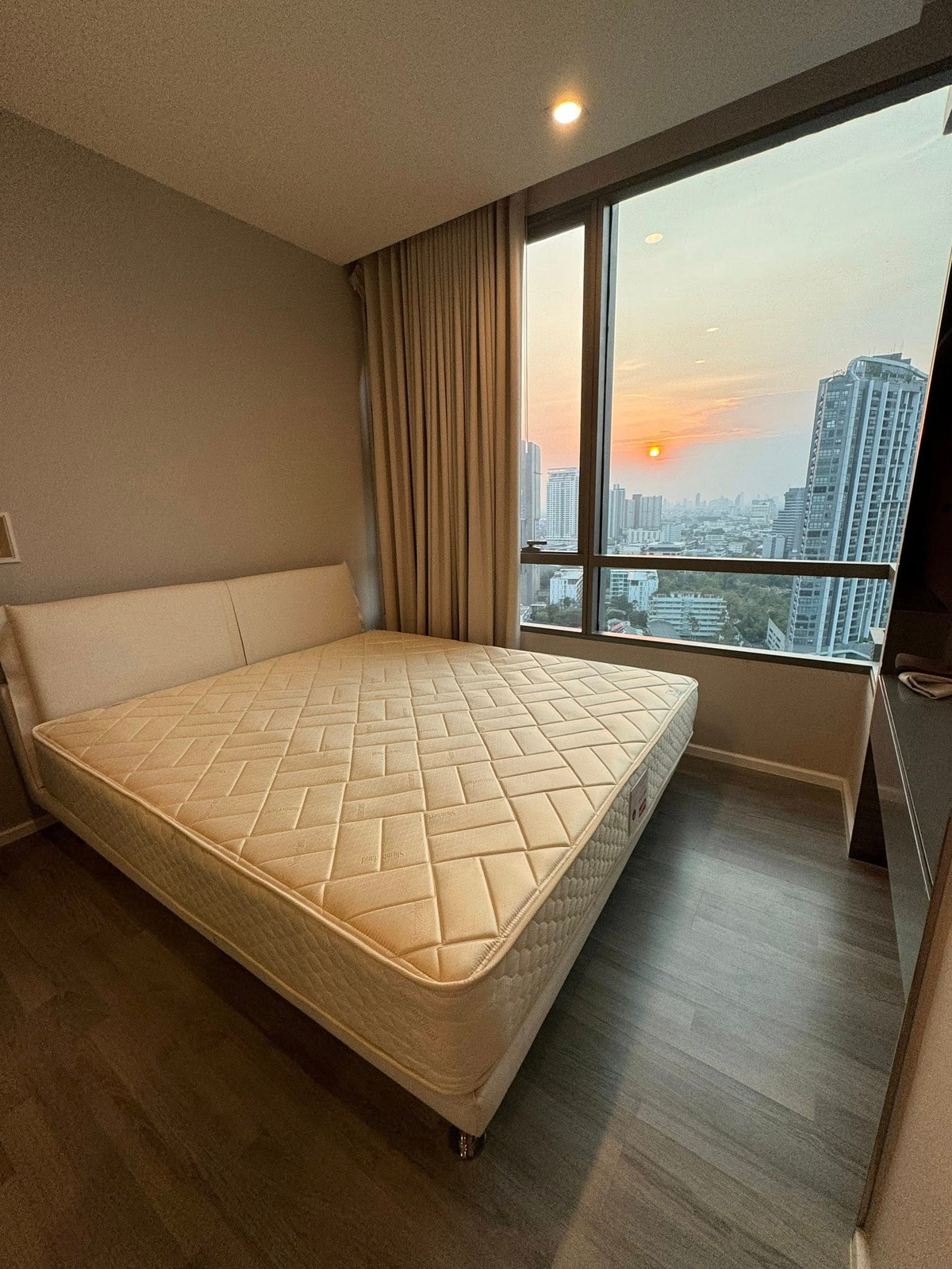 ให้เช่าคอนโดอ่อนนุช อุดมสุข : ให้เช่า  The Room Sukhumvit 69  ราคา 25,000 บาท [NCr251222]