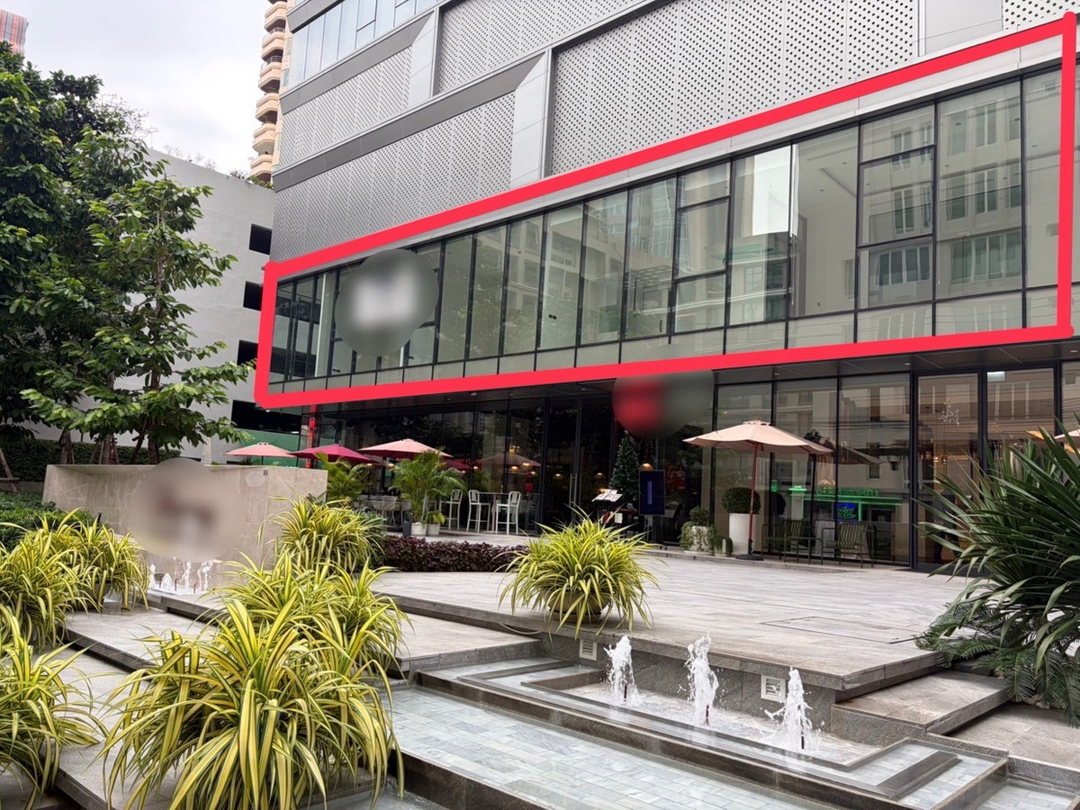 For RentShowroomSukhumvit, Asoke, Thonglor : Office for rent, showroom 170 square meters, 2nd floor @ Asoke, Sukhumvit, Bangkok, near the BTS and has parking available.