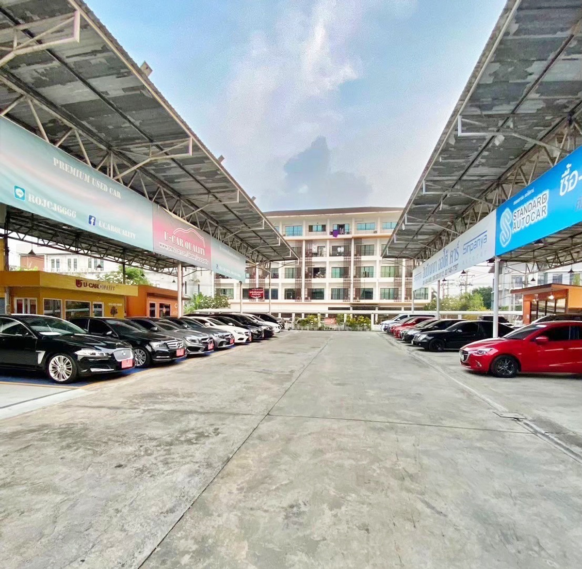 ให้เช่าร้านค้า/ตลาดนัดบางนา แบริ่ง ลาซาล : ไม่มีค่าเซ้ง ให้เช่าเต็นท์รถ ปากซอยลาซาล 53 พื้นที่ 200ตรม. จอดรถได้ประมาณ 20คัน