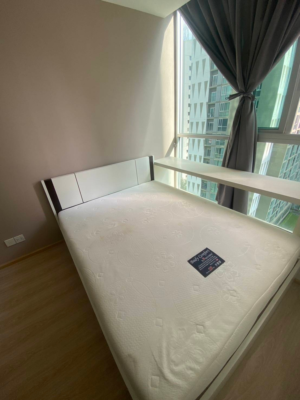 ให้เช่าคอนโดรัชดา ห้วยขวาง : ให้เช่า โนเบิล รีวอล์ฟ รัชดา ห้องสวยมาก ตกแต่โทนสบายตา ราคาดี พร้อมเข้าอยู่