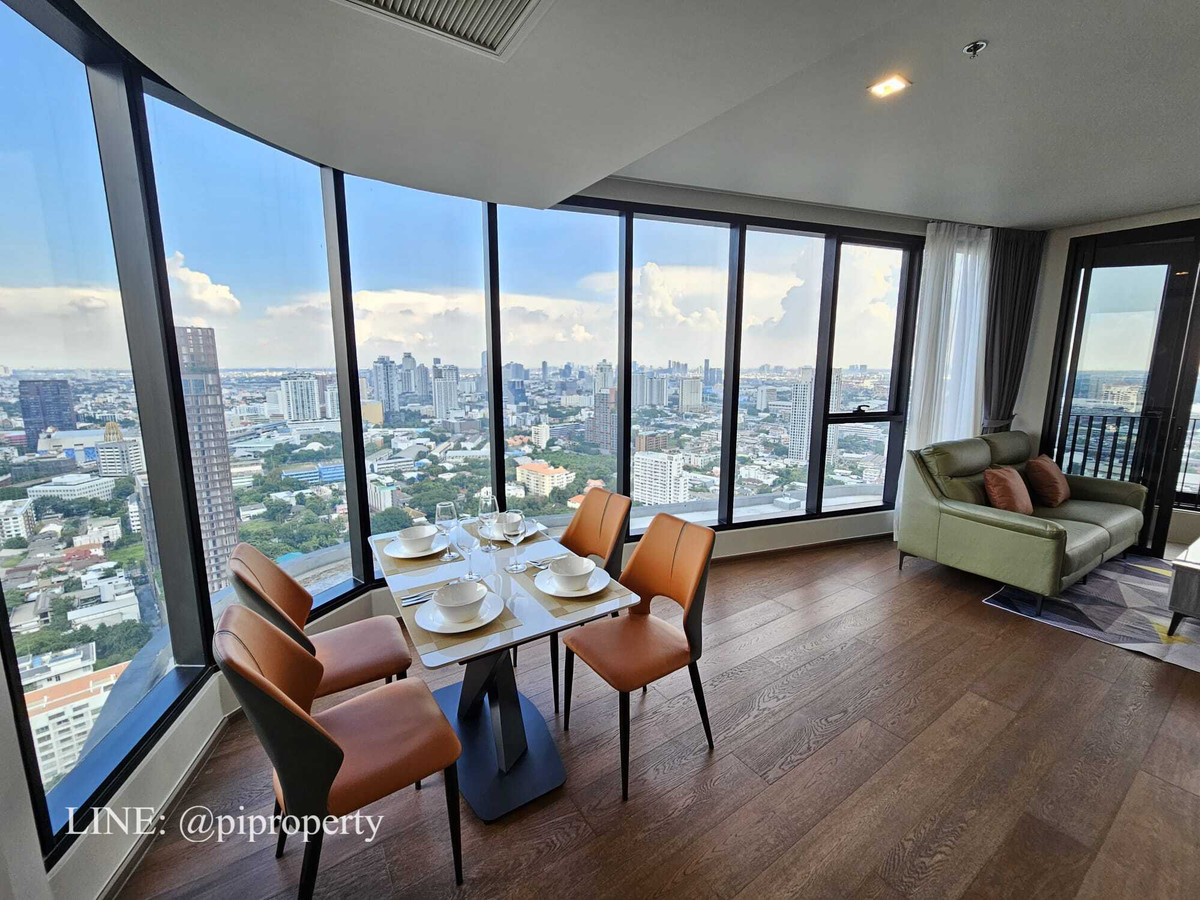 For RentCondoSukhumvit, Asoke, Thonglor : Floor-to-ceiling windows with panoramic views, 2Bedrooms unit for rent in Ideo Q Sukhumvit 36.  Thonglor - Rama 4 lifestyle. Ready for moving in.