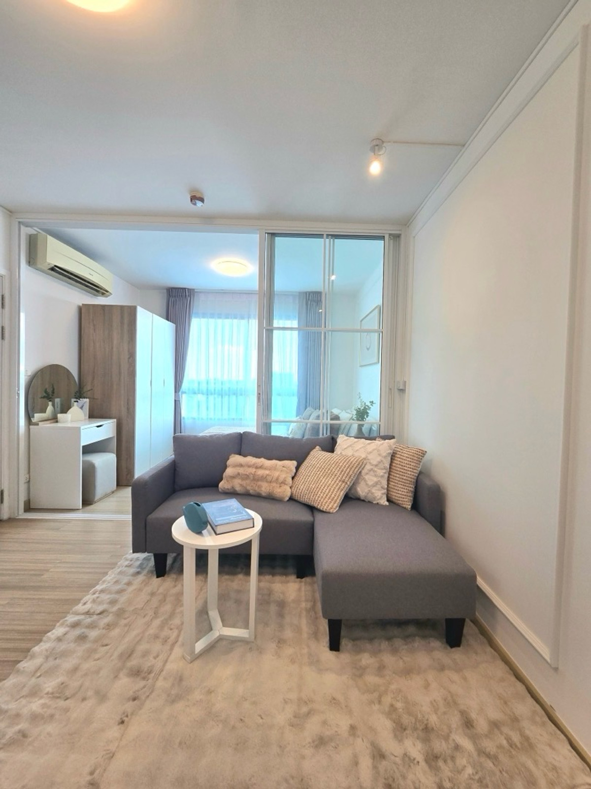 ขายคอนโดนวมินทร์ รามอินทรา : ห้องสวย ติดถนนใหญ่ พลัมนวมินทร์86 ผ่อน 6,xxx ไม่ต้องดาวน์ หิ้วกระเป๋าเข้าอยู่ได้เลยจ้าา