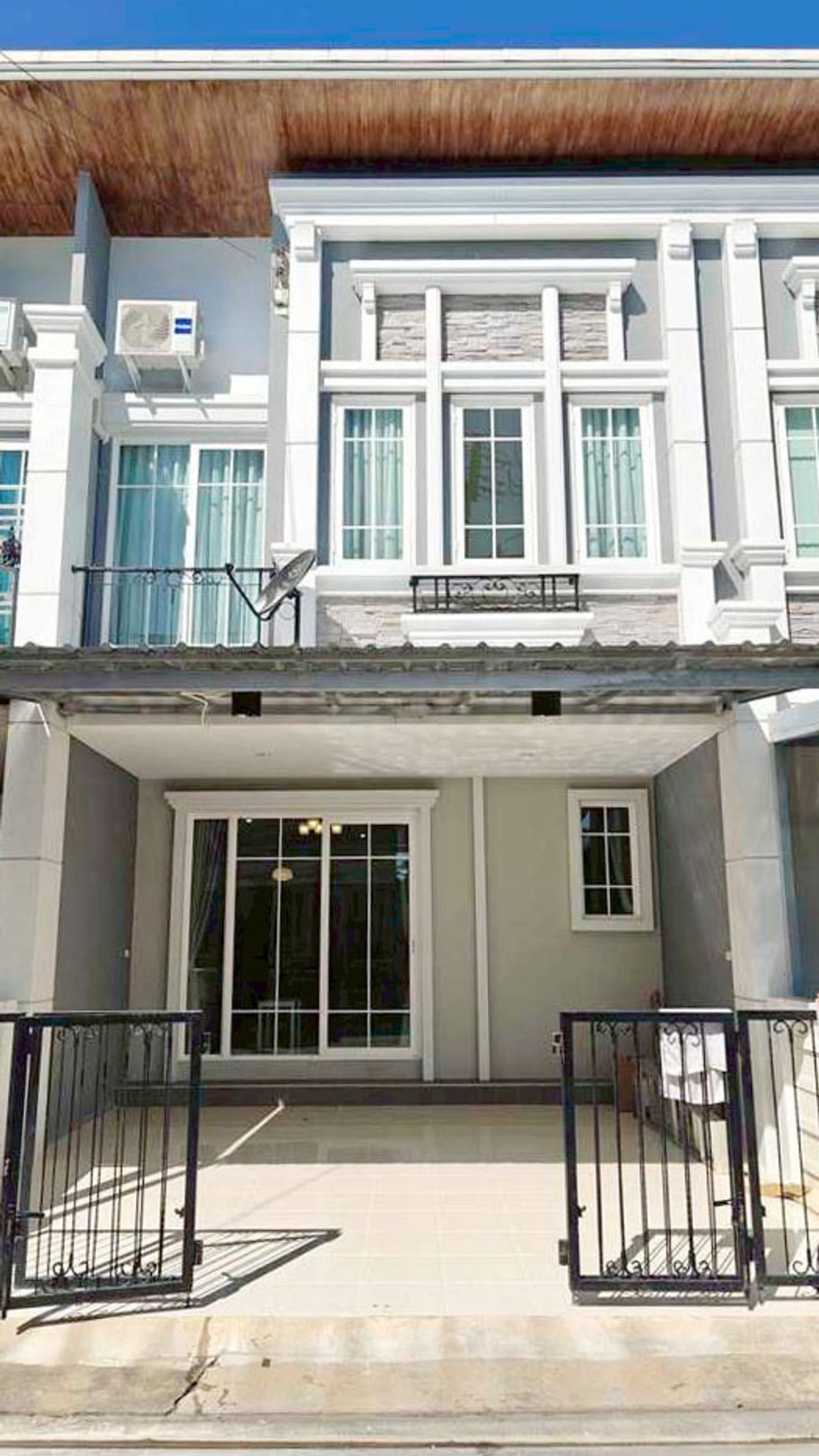 For RentTownhomeChiang Mai : Townhouse in the project For rent 26,000 baht per month, near Meechok Plaza No.5H622.