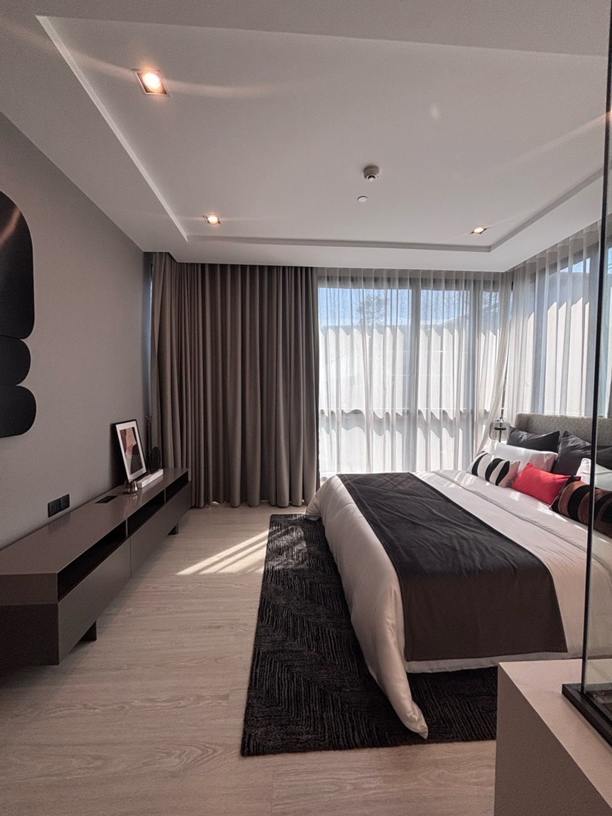 ขายคอนโดสุขุมวิท อโศก ทองหล่อ : 🔥 Rare Item! 2 ห้องนอน 77 ตร.ม. ที่ The Room สุขุมวิท 38 ทำเลทองหล่อ ราคาดีที่สุดในรอบนี้! 🔥