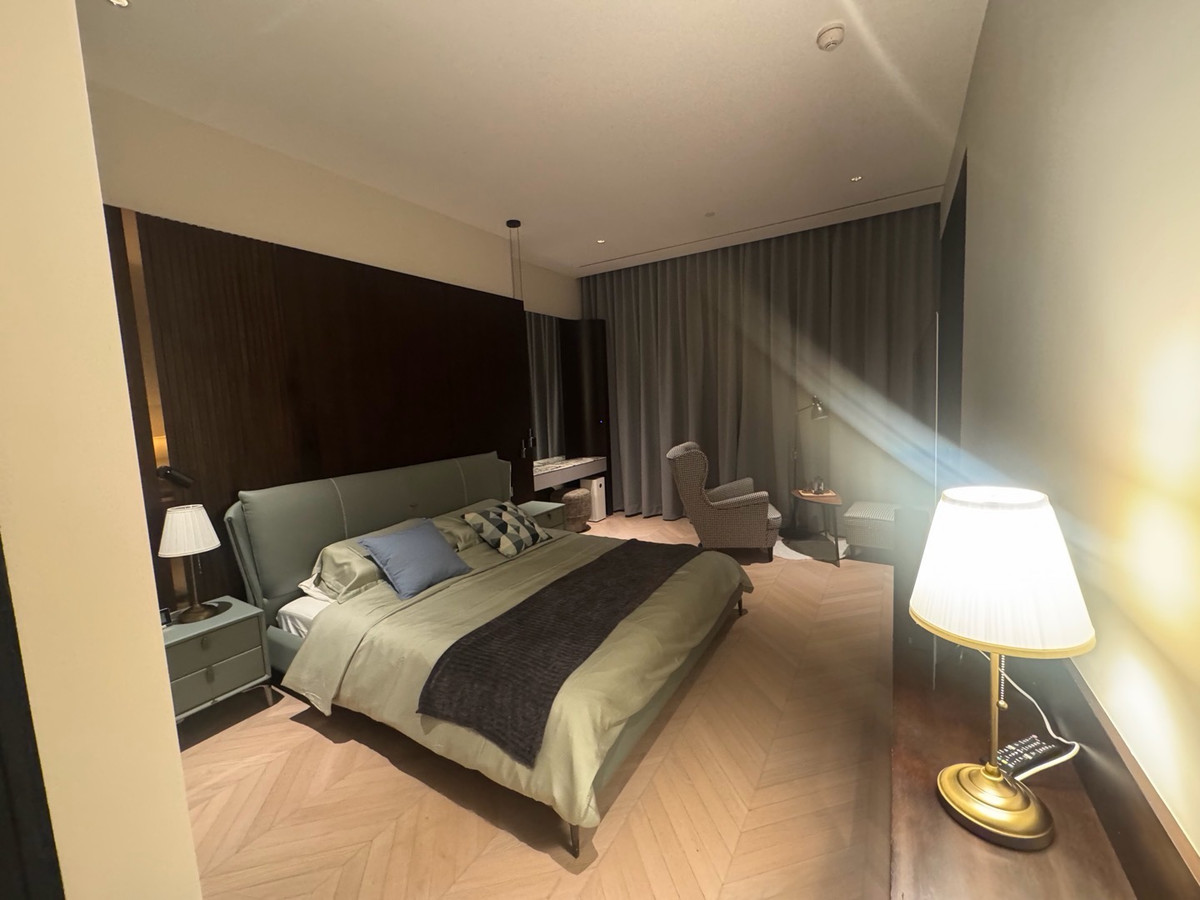 ให้เช่าคอนโดสาทร นราธิวาส : 📍New For Rent Four seasons private residences🔹Ready to move in( Available )🔹2Bedrooms 3Bathrooms 🔹Size :123 Sqm💸Price :230,000 / Baht (1 year contract)💸Price: 250,000/ Baht (6 months or 3 months contract)🔹47th floor.