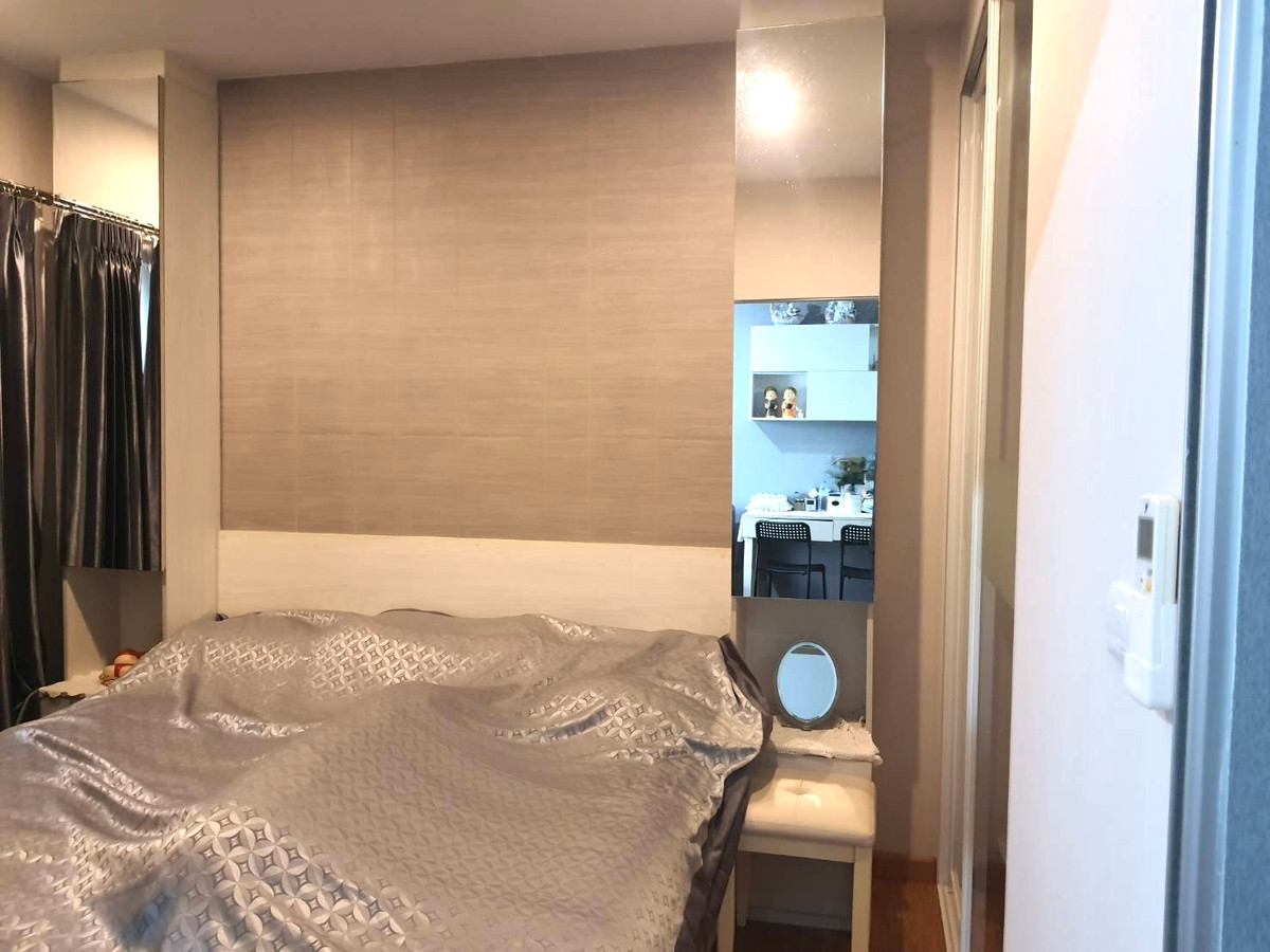 For RentCondoBang kae, Phetkasem : For rent, built-in room, the entire room is very beautifully decorated. Never rented out (Price negotiable) Condo The Parkland Phetkasem next to MRT Lak Song.