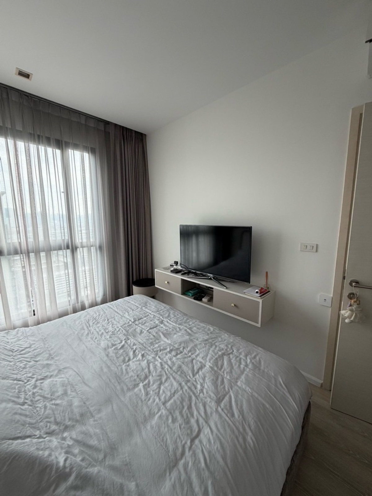 For SaleCondoRatchadapisek, Huaikwang, Suttisan : Quinn Ratchada 17⭐️ Urgent sale🔥 1 bedroom size 45sq.m Happy to negotiate (Tam 084-9792464)