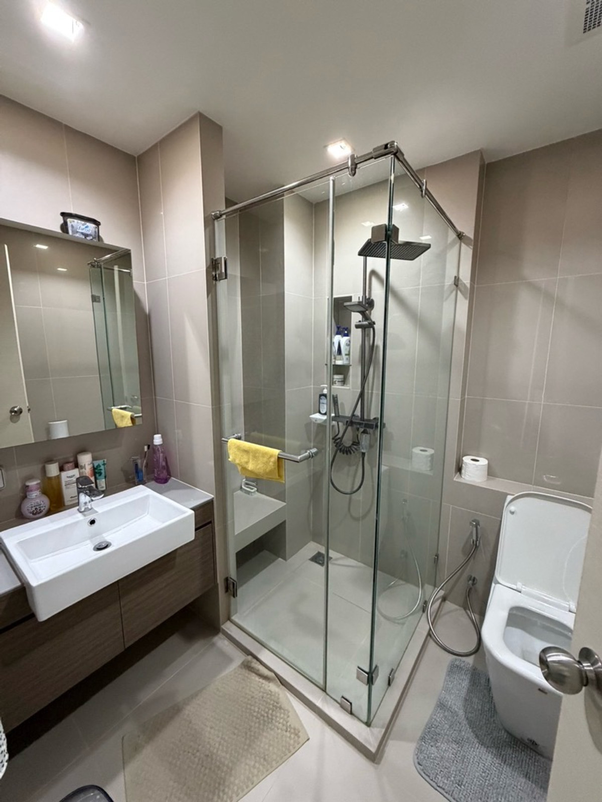 For SaleCondoRatchadapisek, Huaikwang, Suttisan : Quinn Ratchada 17⭐️ Urgent sale🔥 1 bedroom size 45sq.m Happy to negotiate (Tam 084-9792464)