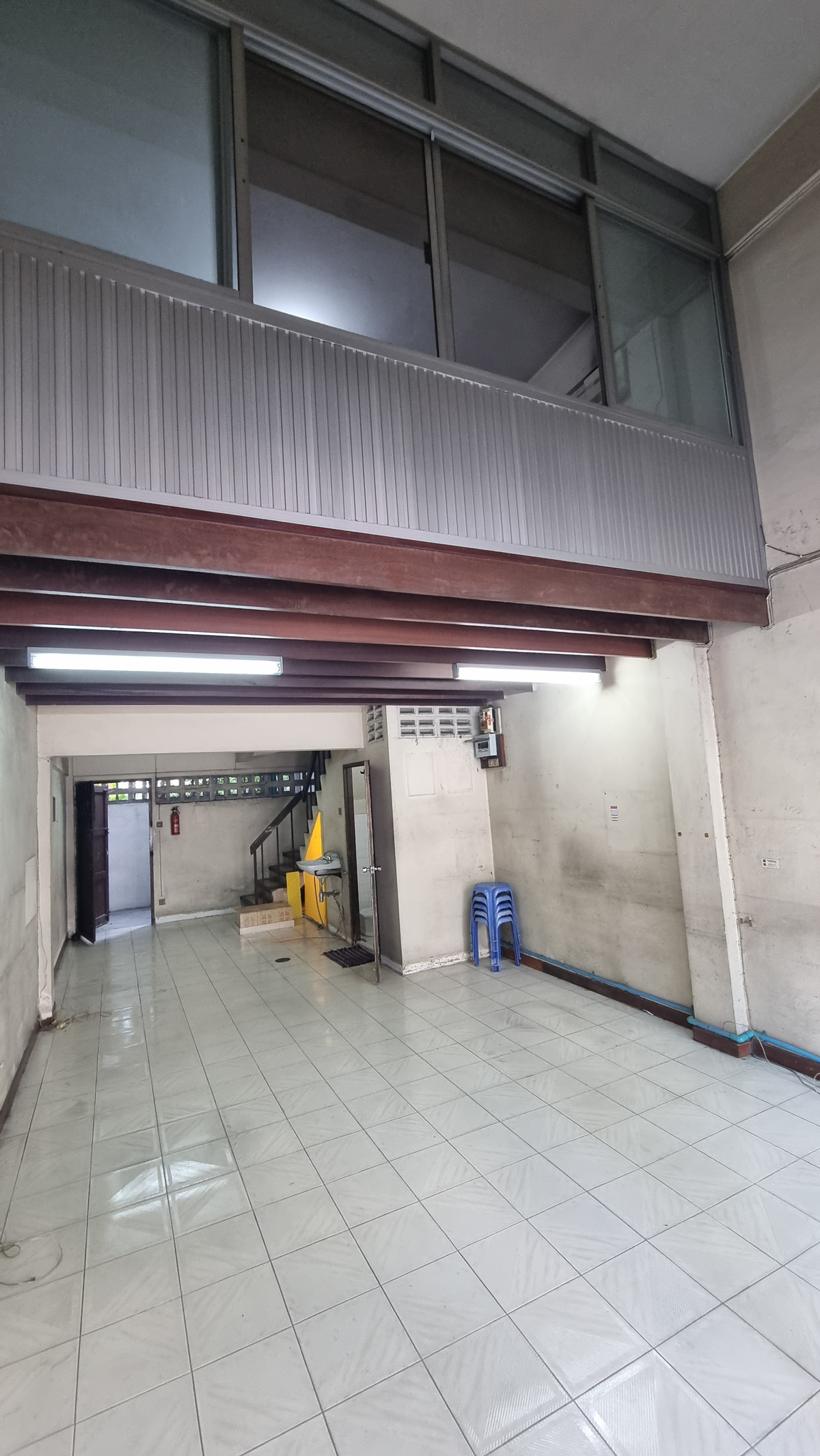 ให้เช่าอาคารพาณิชย์สุขุมวิท อโศก ทองหล่อ : ให้เช่าอาคารพาณิชย์ เอกมัย 4 ชั้น อาคารพาณิชย์ทำเลเอกมัย เหมาะสำหรับทำออฟฟิศ ร้านค้า หรือธุรกิจบริการ