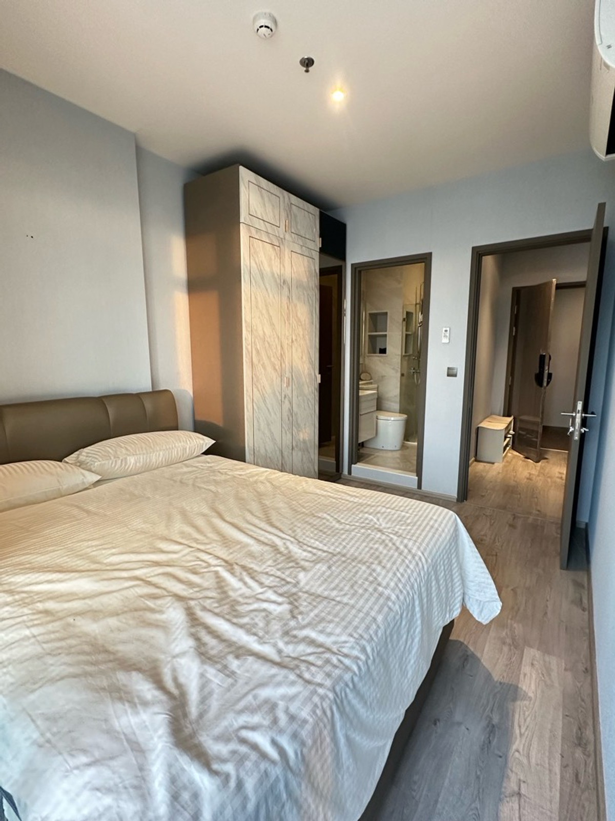 ให้เช่าคอนโดสุขุมวิท อโศก ทองหล่อ : Condo 1 Bedroom in Ekkamai for rent 