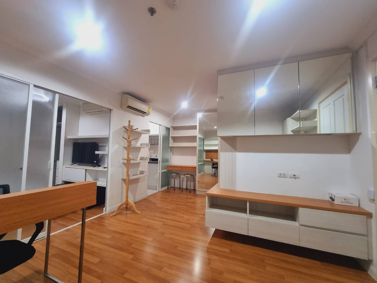 ให้เช่าคอนโดพระราม 9 เพชรบุรีตัดใหม่ RCA : 🎯ให้เช่าด่วน : ลุมพินี เพลส พระราม 9 เพียง 13,500 บาท ขนาด 1 ห้องนอน 33 ตร.ม. อาคาร D ชั้น 20 ฟังก์ชั่น การใช้ชีวิต ครบ..ทิศตะวันออกแดดเช้า (มีเครื่องซักผ้า )