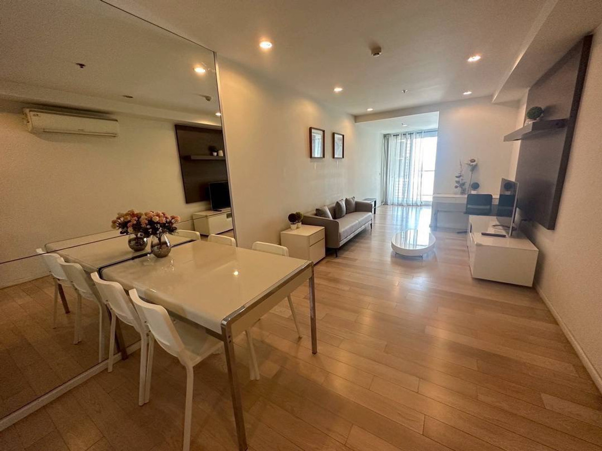 For RentCondoNana, North Nana,Sukhumvit13, Soi Nana : Condo for rent 15 Sukhumvit Residences, fully furnished condo, ready to move in, close to BTS Nana and Asoke, convenient travel!!