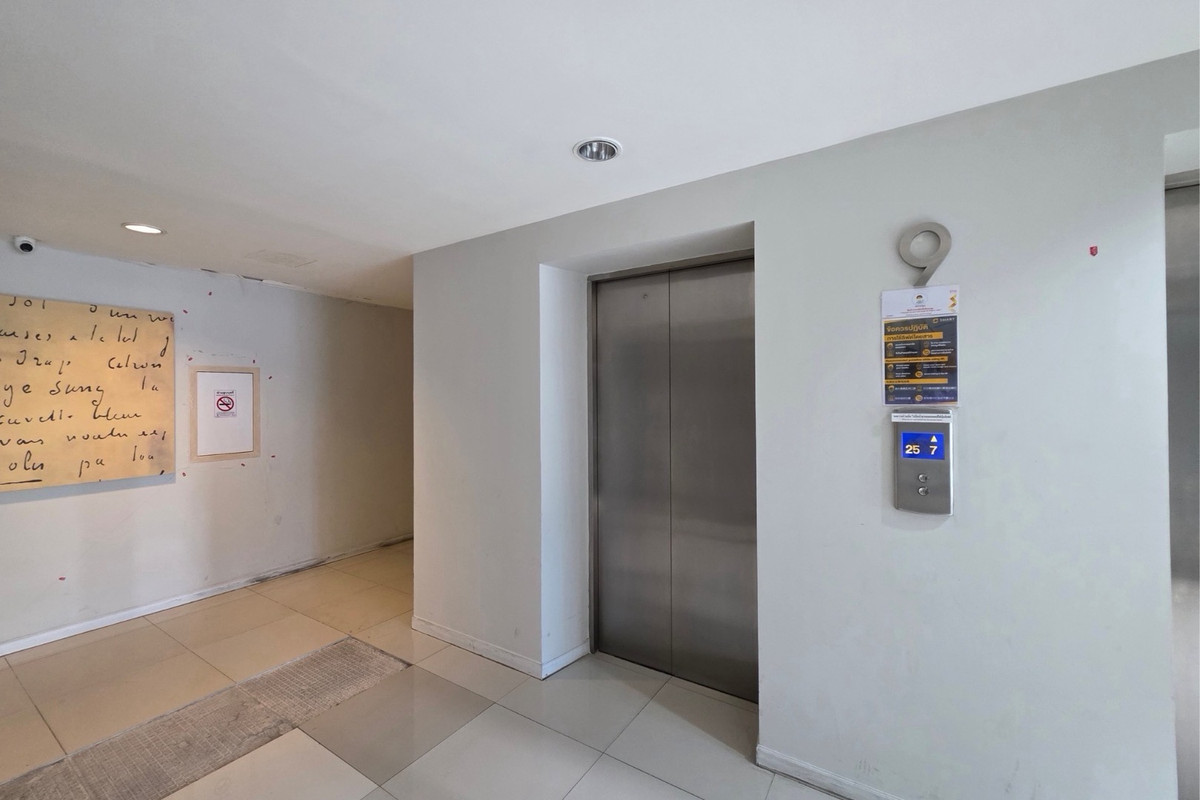 ขายคอนโดลาดพร้าว เซ็นทรัลลาดพร้าว : SYM วิภา–ลาดพร้าว (SYM Vipha-Ladphrao) ขายถูกจริง ห้องมุม ทำเลออฟฟิศใจกลางห้าแยกลาดพร้าว ห้องมุม ทิศตะวันออก