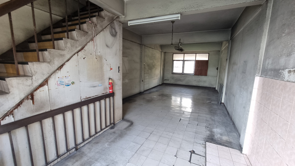 ให้เช่าอาคารพาณิชย์สุขุมวิท อโศก ทองหล่อ : ให้เช่าอาคารพาณิชย์ เอกมัย 4 ชั้น อาคารพาณิชย์ทำเลเอกมัย เหมาะสำหรับทำออฟฟิศ ร้านค้า หรือธุรกิจบริการ