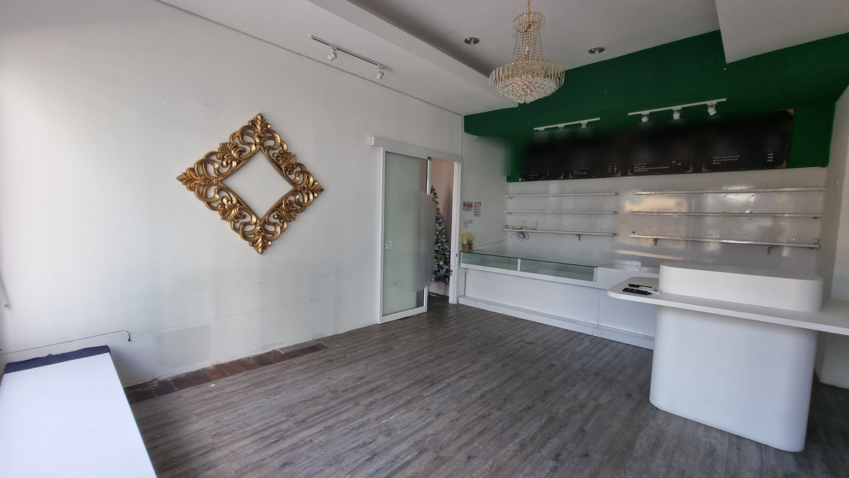 For RentRetail SpaceSukhumvit, Asoke, Thonglor : Shop for rent in Thonglor, suitable for a Japanese bar. Accepting all legal businesses