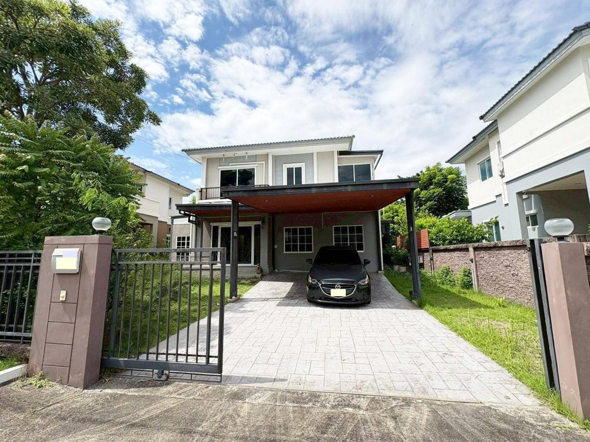 For RentHouseSamut Prakan,Samrong : For rent, 2-story detached house, Passorn Village 74, Thepharak-Bangna. Beautiful house, good condition, shady, ready to move in, price 30,000 baht.