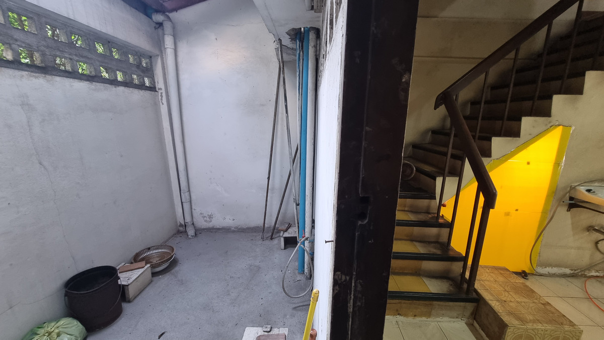 ให้เช่าอาคารพาณิชย์สุขุมวิท อโศก ทองหล่อ : ให้เช่าอาคารพาณิชย์ เอกมัย 4 ชั้น อาคารพาณิชย์ทำเลเอกมัย เหมาะสำหรับทำออฟฟิศ ร้านค้า หรือธุรกิจบริการ