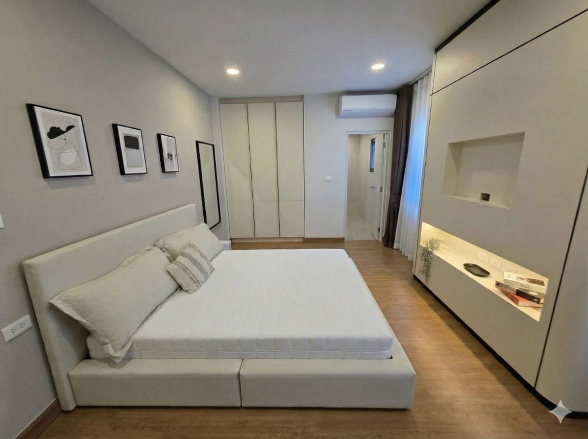 ให้เช่าบ้านบางนา แบริ่ง ลาซาล : 📢👇ปล่อยเช่า Centro Bangna บ้านไซส์ใหญ่สุด แปลงหัวมุม ใกล้สวน | 4 ห้องนอน + ห้องแม่บ้าน | Pet Friendly | ใกล้ Mega Bangna เพียง 1 กม. | Fully Furnished พร้อม EV Charger