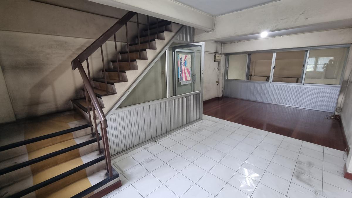 ให้เช่าอาคารพาณิชย์สุขุมวิท อโศก ทองหล่อ : ให้เช่าอาคารพาณิชย์ เอกมัย 4 ชั้น อาคารพาณิชย์ทำเลเอกมัย เหมาะสำหรับทำออฟฟิศ ร้านค้า หรือธุรกิจบริการ