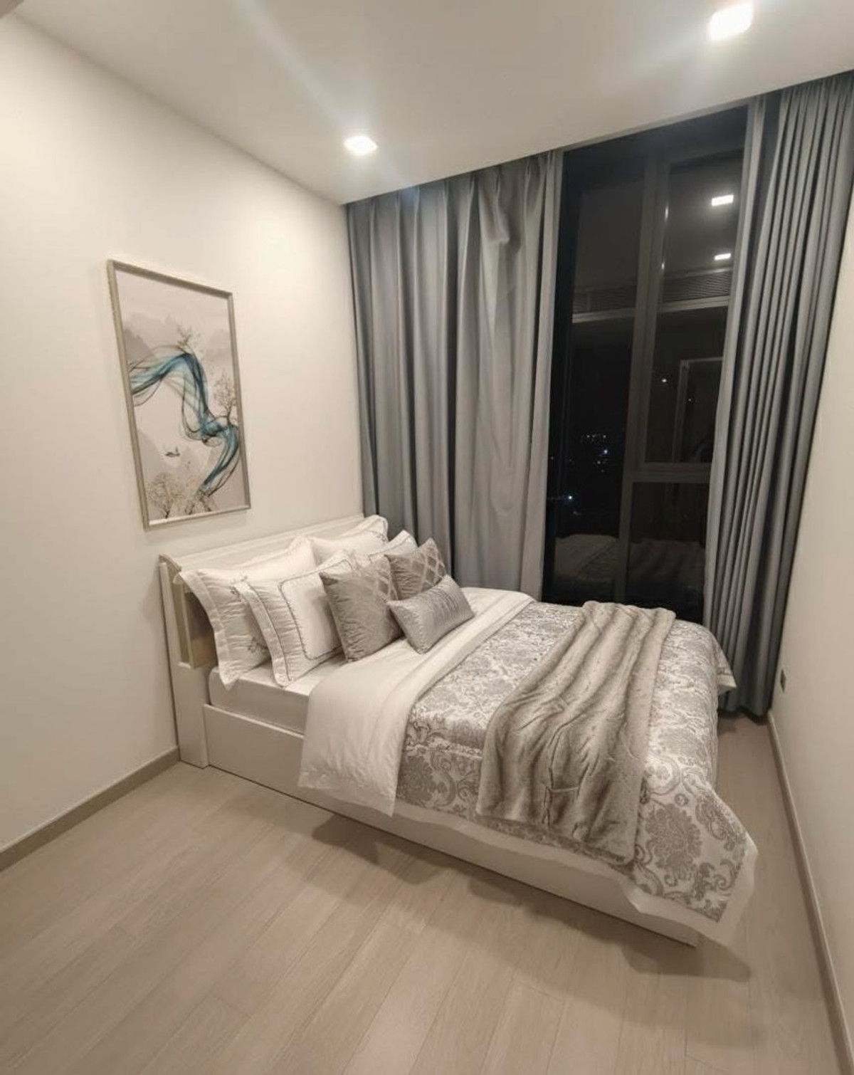 For RentCondoRama9, Petchburi, RCA : /Central Phra Ram department store