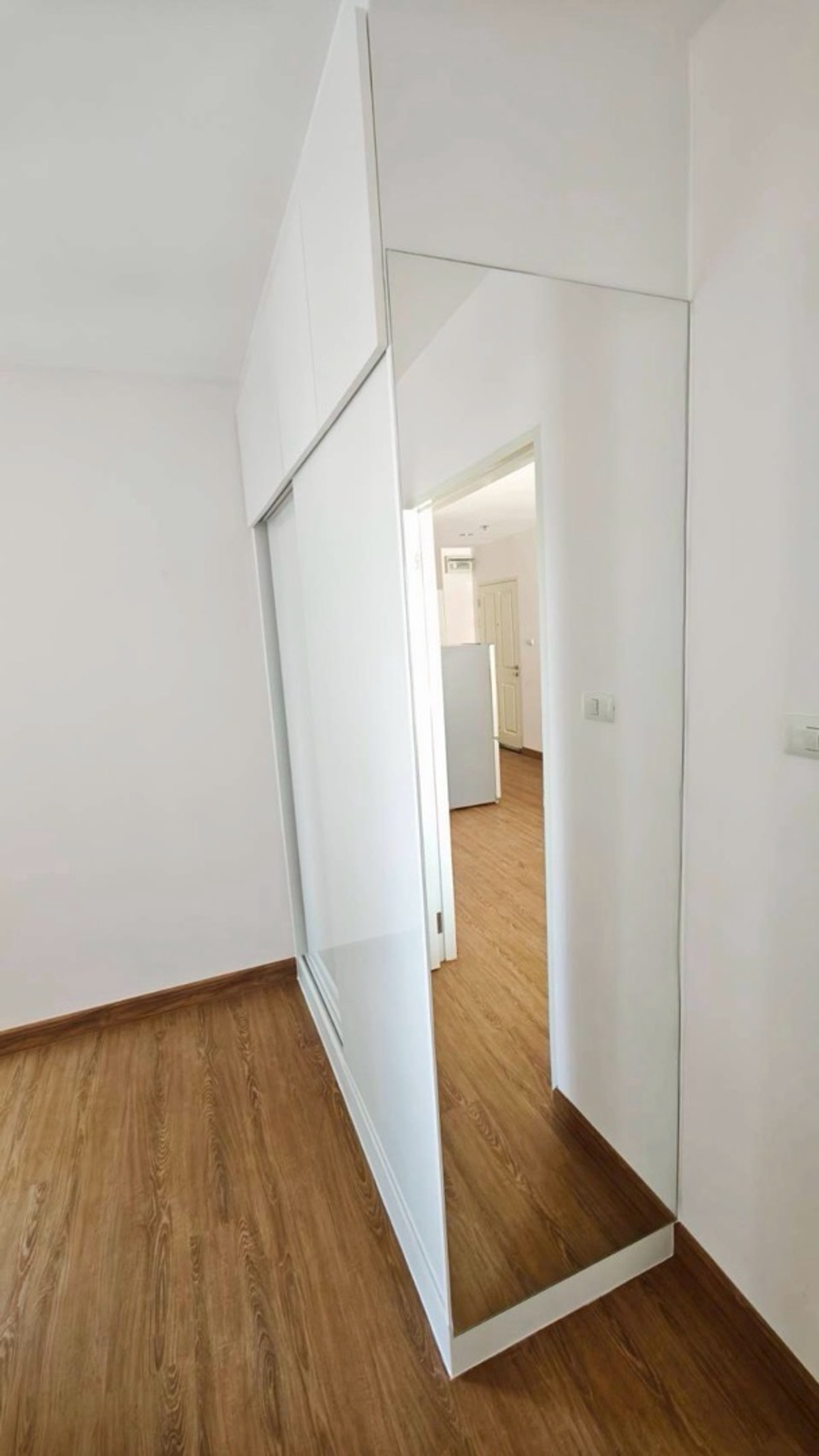 ขายคอนโดลาดพร้าว เซ็นทรัลลาดพร้าว : SYM วิภา–ลาดพร้าว (SYM Vipha-Ladphrao) ขายถูกจริง ห้องมุม ทำเลออฟฟิศใจกลางห้าแยกลาดพร้าว ห้องมุม ทิศตะวันออก