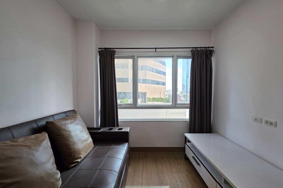 ขายคอนโดวิภาวดี ดอนเมือง หลักสี่ : SYM วิภา–ลาดพร้าว (SYM Vipha-Ladphrao) ขายถูกจริง ห้องมุม ทำเลออฟฟิศใจกลางห้าแยกลาดพร้าว ห้องมุม ทิศตะวันออก