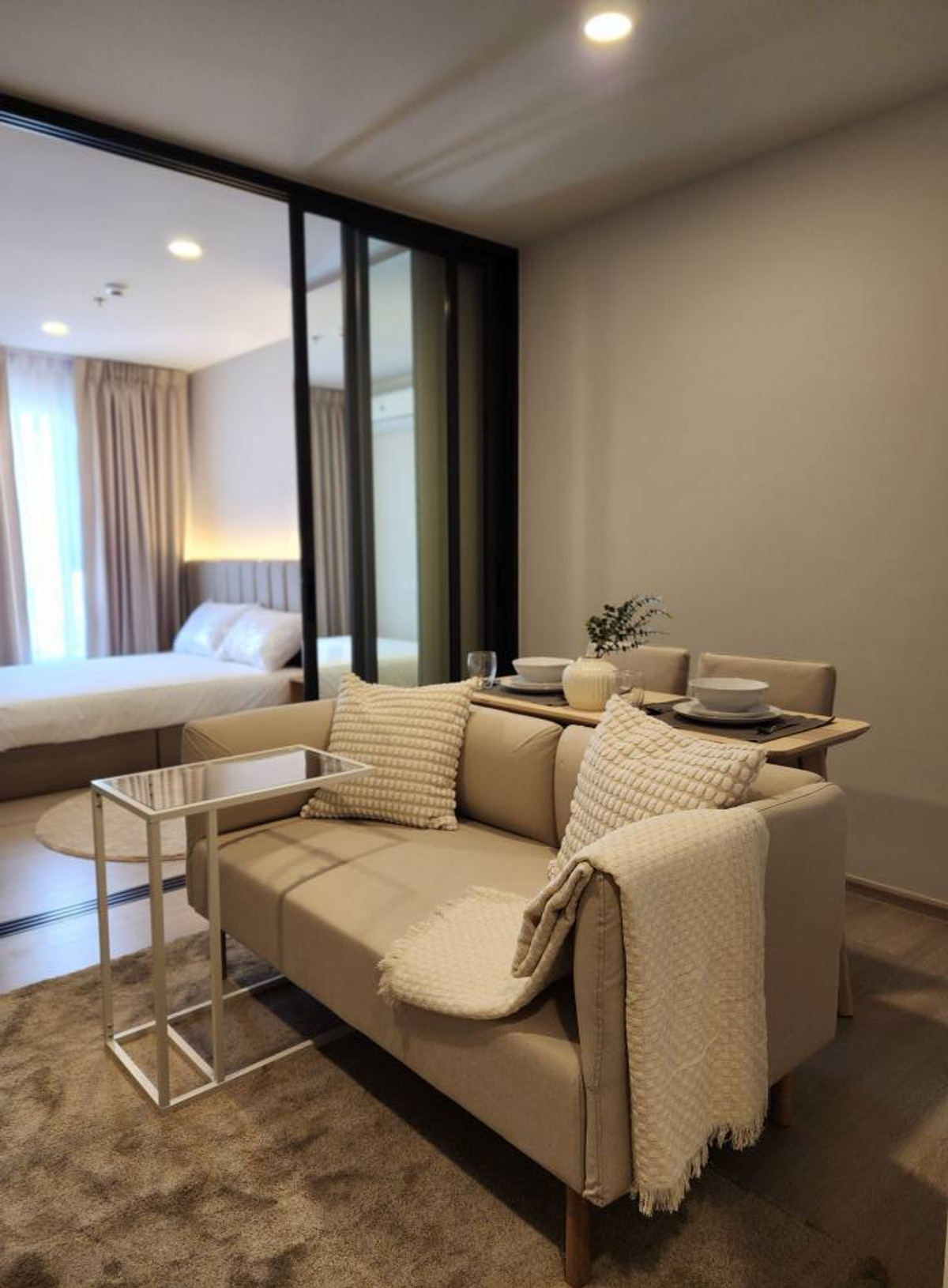 For RentCondoOnnut, Udomsuk : For rent: Aspire Onnut Station, new project, ready to move in, near BTS On Nut, only 200 meters, within walking distance. Located on Sukhumvit Road, connecting to Ekkamai, Thonglor, Asoke.