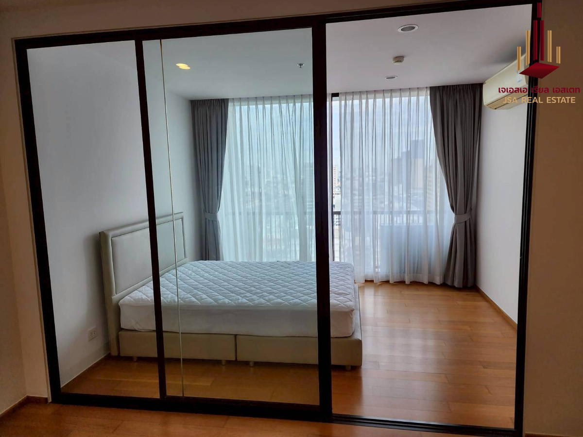 For RentCondoSathorn, Narathiwat : ✨ For Rent: Noble Revo Silom Condo ✨ 💰 Only 17,000 THB/month