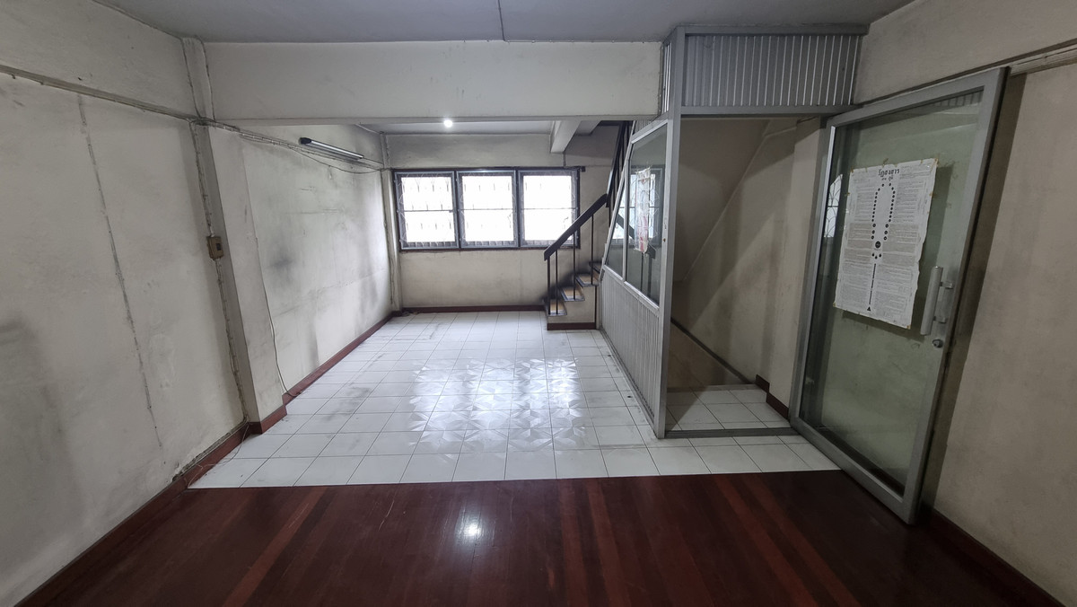 ให้เช่าอาคารพาณิชย์สุขุมวิท อโศก ทองหล่อ : ให้เช่าอาคารพาณิชย์ เอกมัย 4 ชั้น อาคารพาณิชย์ทำเลเอกมัย เหมาะสำหรับทำออฟฟิศ ร้านค้า หรือธุรกิจบริการ