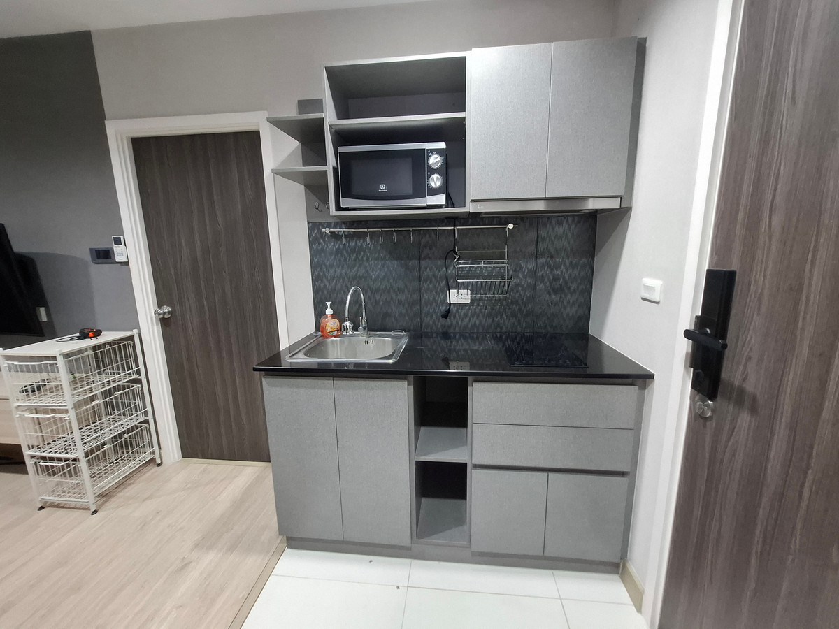 ให้เช่าคอนโดปิ่นเกล้า จรัญสนิทวงศ์ : ฟินกับทีวีจอโค้ง 49 นิ้ว แบบ ดูมุมไหนก็ได้ที่คอนโด Thana Astoria Pinklao