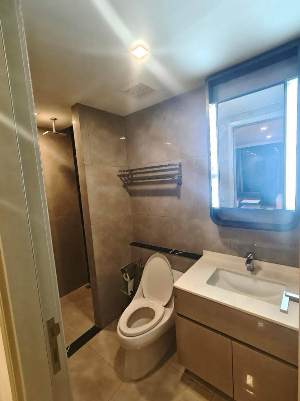 ให้เช่าคอนโดพระราม 9 เพชรบุรีตัดใหม่ RCA : 🔥🔥Hot Price 70 sq.m 42,000.-  🛀🔥🔥
🌻𝐅𝐨𝐫 𝐑𝐞𝐧𝐭🌻 𝗢𝗻𝗲 𝟵 𝗙𝗶𝘃𝗲 𝗔𝘀𝗼𝗸𝗲 𝗿𝗮𝗺𝗮𝟵 -  𝟭𝟵𝟱
💕 welcome co Agent 💕 ready to move in 
🌹เดิน 2-3 นาทึถึง 𝗠𝗥𝗧 𝑹𝒂𝒎𝒂9 พระรามเก้า
ใกล้ มศว / ม.หอการค้า / สี่แยกห้วยขวาง / ห้างเซ็นทรัลพระร