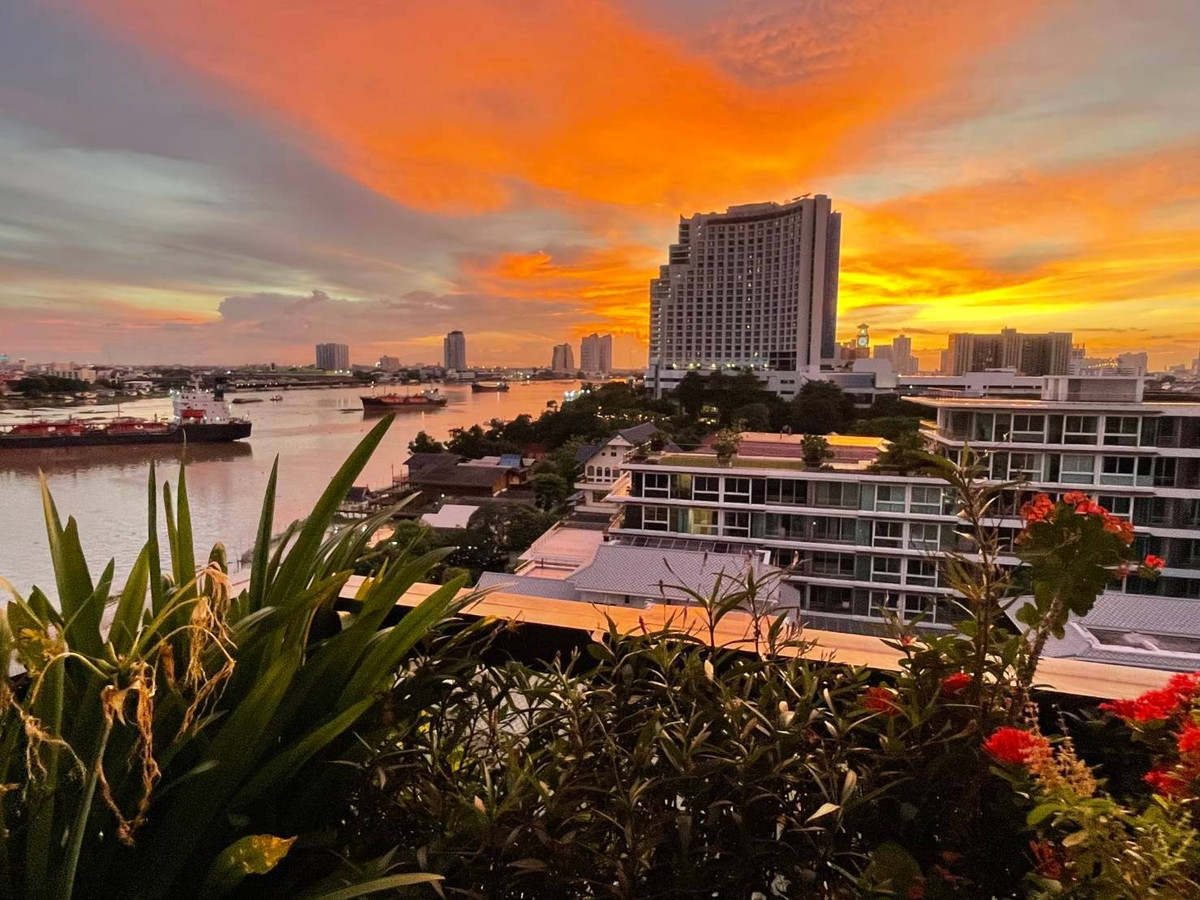 For SaleCondoRama3 (Riverside),Satupadit : Luxury Condo for Sale “Slinthara Condominium”, Rama 3 Riverside condominium along the Chao Phraya River, Beautiful resort-style river view, peaceful, and serene Perfect for those seeking true relaxation in the heart of the city 22 MB.