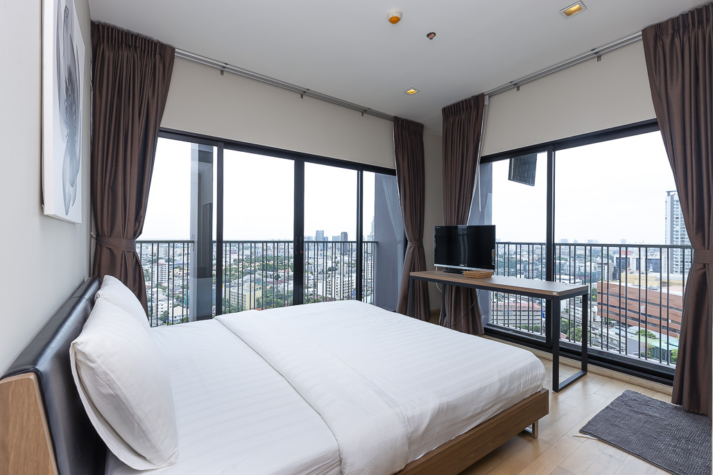 ขายคอนโดสุขุมวิท อโศก ทองหล่อ : 🔥ขายด่วน+🔥โนเบิล รีวีล ใกล้สถานีรถไฟฟ้า BTS เอกมัย เฟอร์นิเจอร์ครบ พร้อมเข้าอยู่ 