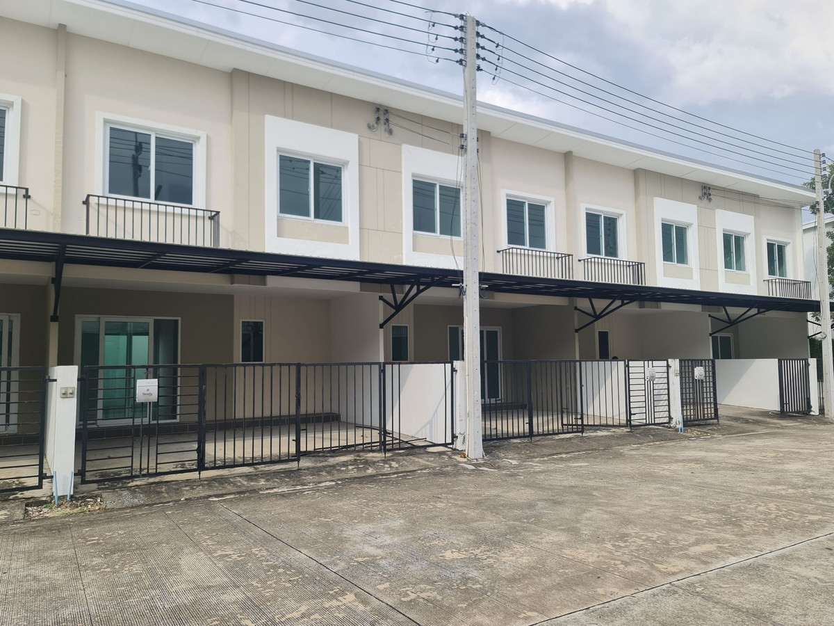 For SaleTownhomePathum Thani,Rangsit, Thammasat : Townhome for sale Blessity Park Wongwaen-Lumlukka (Blessity Park Wongwaen-Lumlukka)