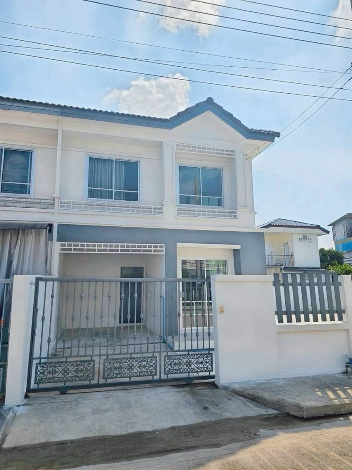 ให้เช่าบ้านพระราม 2 บางขุนเทียน : 🏡 ให้เช่าบ้านทาวน์โฮม 2 ชั้น หลังริม เนื้อที่เยอะ หมู่บ้านสินทวี เทียนทะเล 2