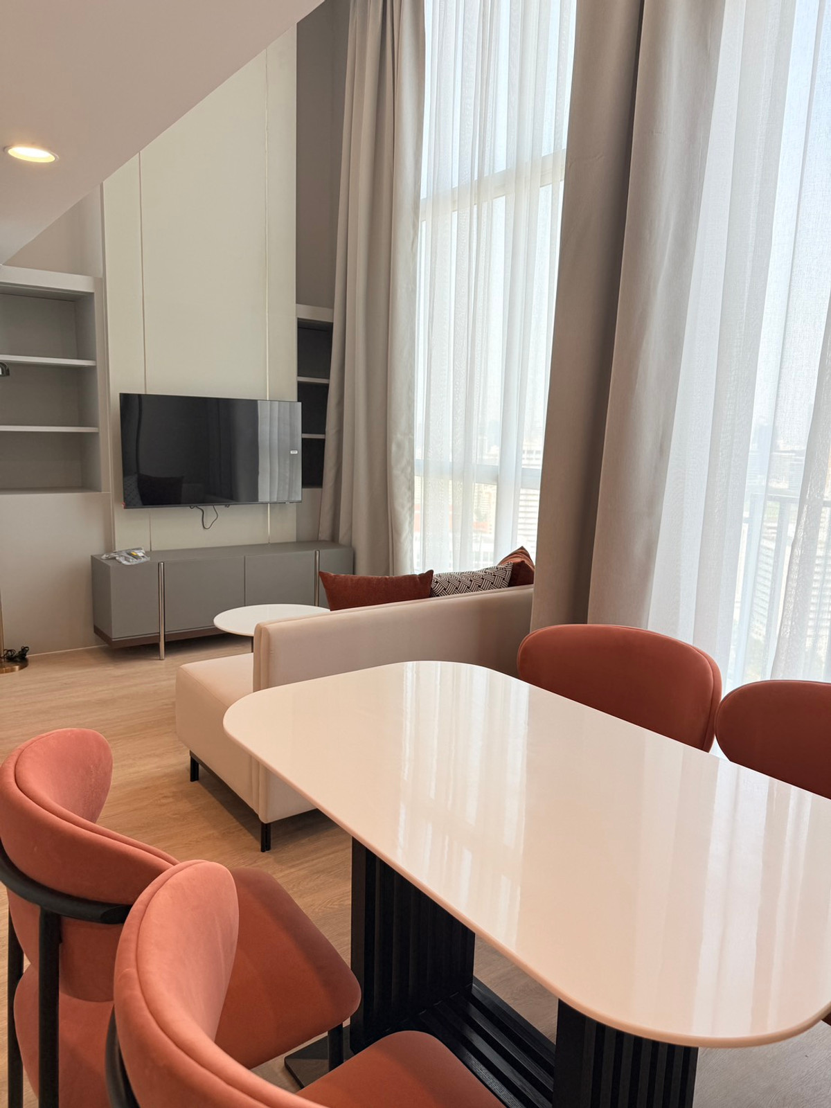 For RentCondoSiam Paragon ,Chulalongkorn,Samyan : 2 floors, 2 bedrooms, for rent, feels like home, Chula location, central area open 24 hours.