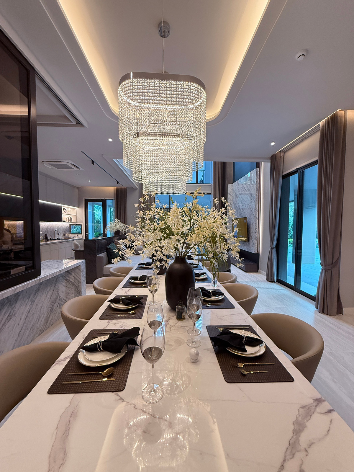 ขายบ้านแจ้งวัฒนะ เมืองทอง : ขาย Grand Bangkok Boulevard ดอนเมือง-แจ้งวัฒนะ 6Bed 7 Bath 735 ตร.ม อยู่แล้วรวยแล้วปังแบบเจนนี่ ติดต่อ 062-4468565 กี้