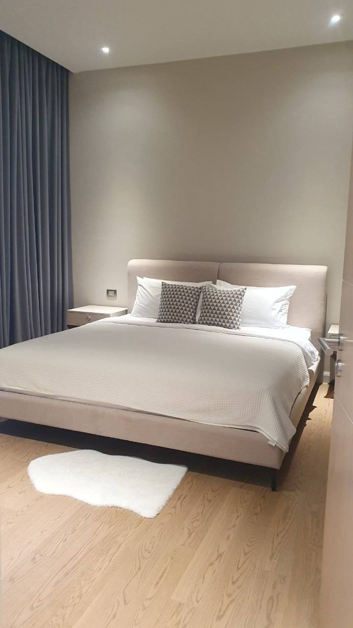 ให้เช่าคอนโดวงเวียนใหญ่ เจริญนคร : ✨Magnolias Waterfront Residences|102 Sqm.|120,000/Month ✨