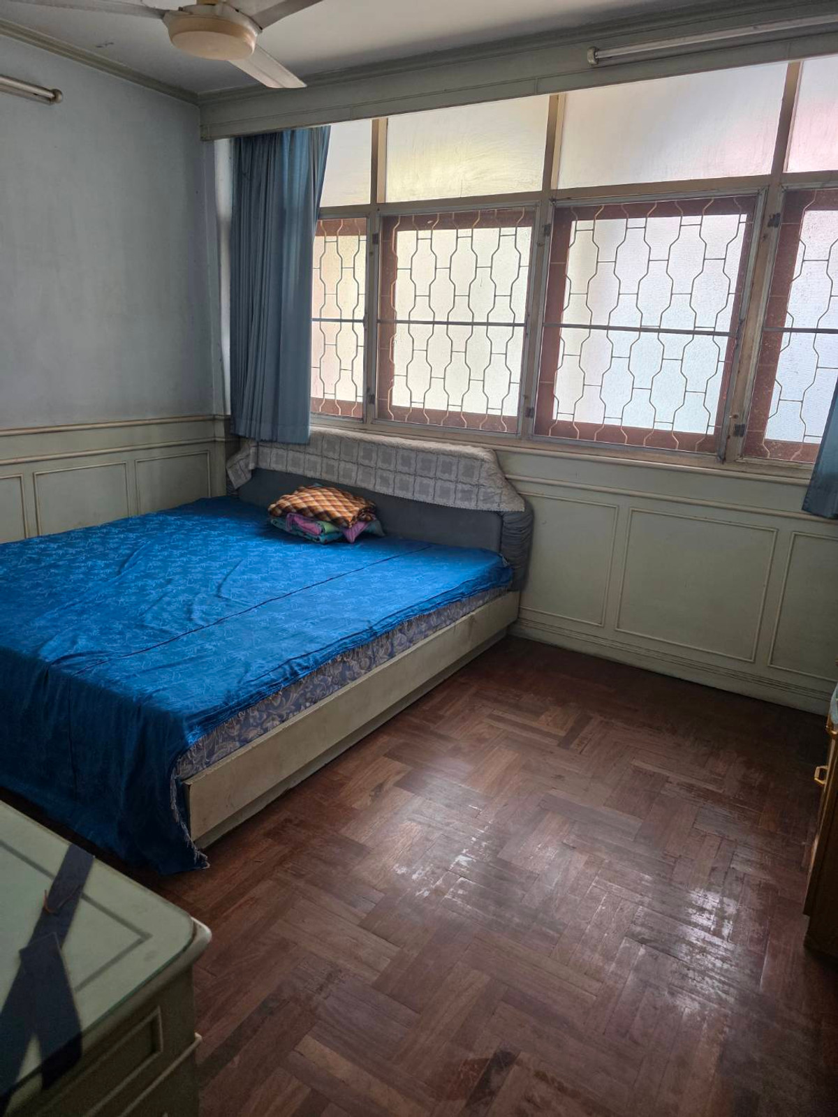 For SaleShop HouseRamkhamhaeng, Hua Mak : Commercial building for sale, located in Soi Ramkhamhaeng 37/1, only 100 meters from the entrance of the alley.