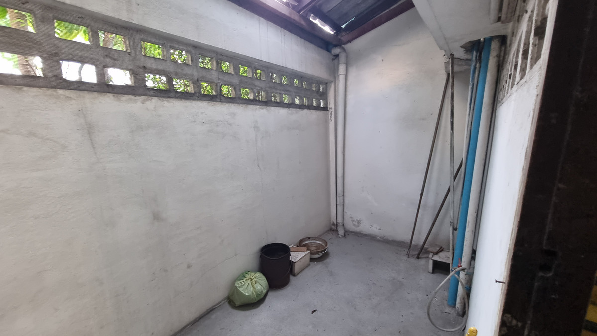 ให้เช่าอาคารพาณิชย์สุขุมวิท อโศก ทองหล่อ : ให้เช่าอาคารพาณิชย์ เอกมัย 4 ชั้น อาคารพาณิชย์ทำเลเอกมัย เหมาะสำหรับทำออฟฟิศ ร้านค้า หรือธุรกิจบริการ