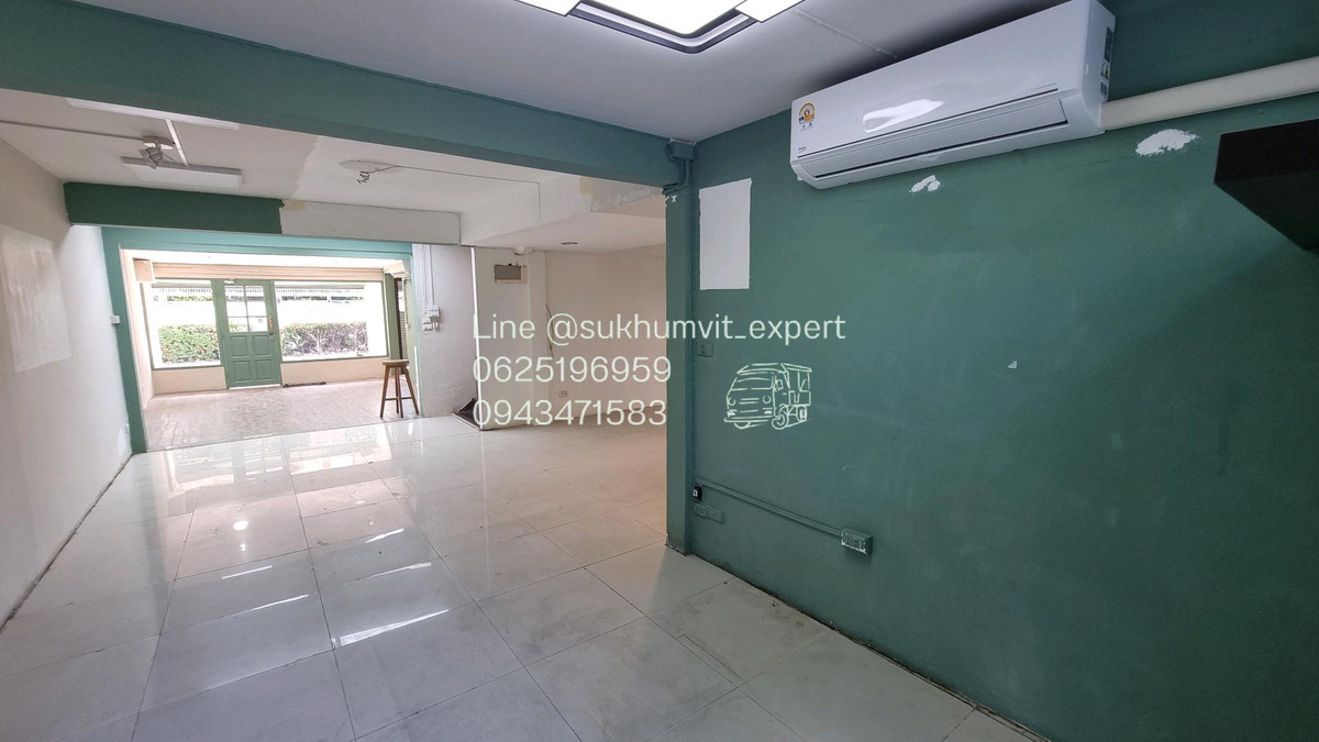 For RentRetail SpaceSukhumvit, Asoke, Thonglor : Shop for rent, Thonglor, no parking. Suitable for businesses that do not use loud noises and are quiet.