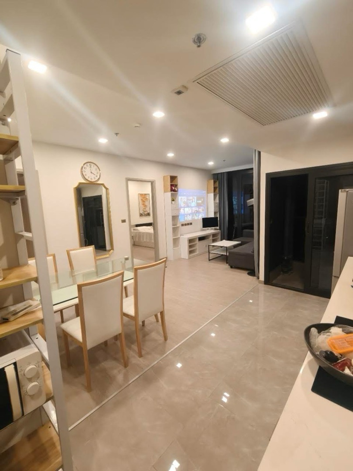 ให้เช่าคอนโดพระราม 9 เพชรบุรีตัดใหม่ RCA : 🔥🔥Hot Price 70 sq.m 42,000.-  🛀🔥🔥
🌻𝐅𝐨𝐫 𝐑𝐞𝐧𝐭🌻 𝗢𝗻𝗲 𝟵 𝗙𝗶𝘃𝗲 𝗔𝘀𝗼𝗸𝗲 𝗿𝗮𝗺𝗮𝟵 -  𝟭𝟵𝟱
💕 welcome co Agent 💕 ready to move in 
🌹เดิน 2-3 นาทึถึง 𝗠𝗥𝗧 𝑹𝒂𝒎𝒂9 พระรามเก้า
ใกล้ มศว / ม.หอการค้า / สี่แยกห้วยขวาง / ห้างเซ็นทรัลพระร