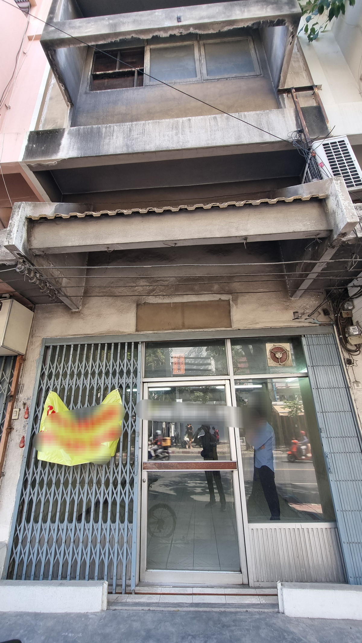 ให้เช่าอาคารพาณิชย์สุขุมวิท อโศก ทองหล่อ : ให้เช่าอาคารพาณิชย์ เอกมัย 4 ชั้น  อาคารพาณิชย์ทำเลเอกมัย เหมาะสำหรับทำออฟฟิศ ร้านค้า หรือธุรกิจบริการ