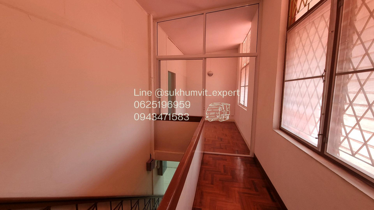 For RentRetail SpaceSukhumvit, Asoke, Thonglor : Shop for rent, Thonglor, no parking. Suitable for businesses that do not use loud noises and are quiet.