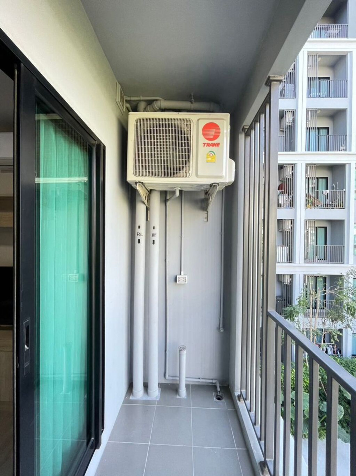 For RentCondoPathum Thani,Rangsit, Thammasat : For Rent Dcondo Campus Hideaway Unit 80/363 (Available 1/1/69) (Pool view)