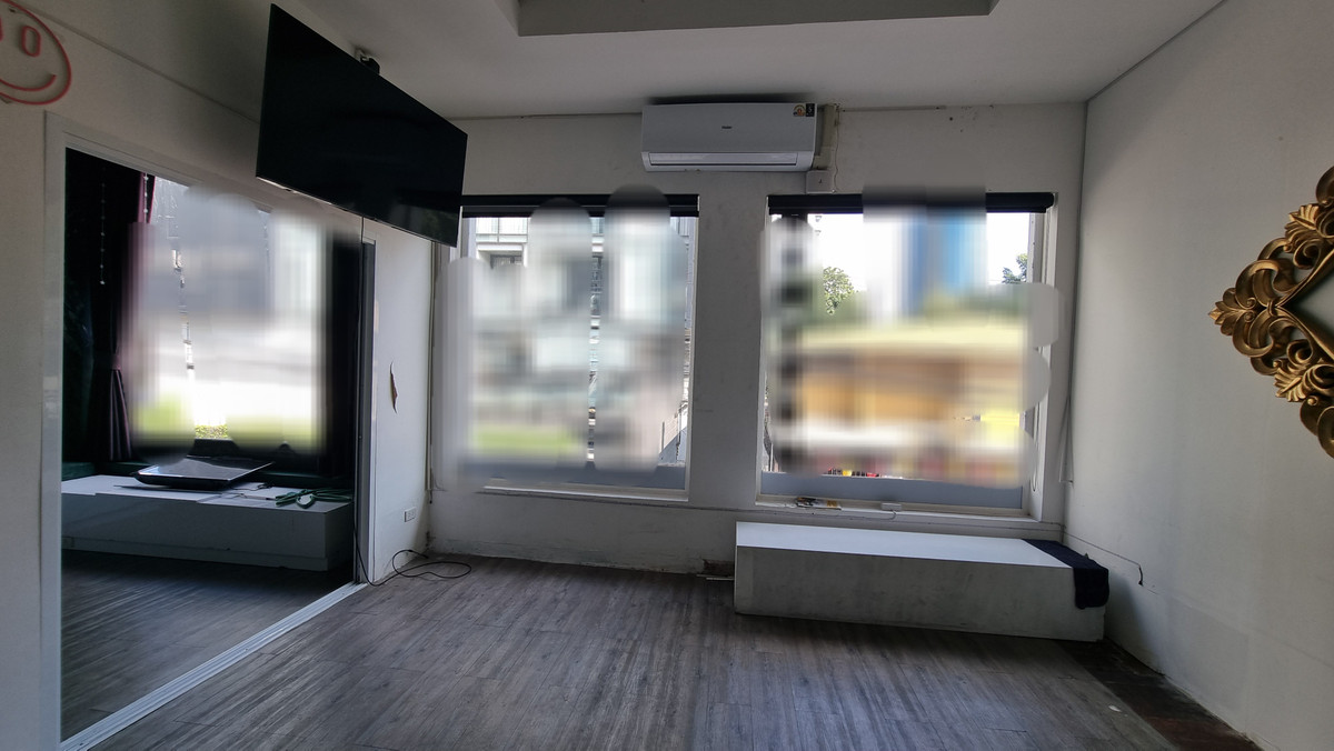 For RentRetail SpaceSukhumvit, Asoke, Thonglor : Shop for rent in Thonglor, suitable for a Japanese bar. Accepting all legal businesses