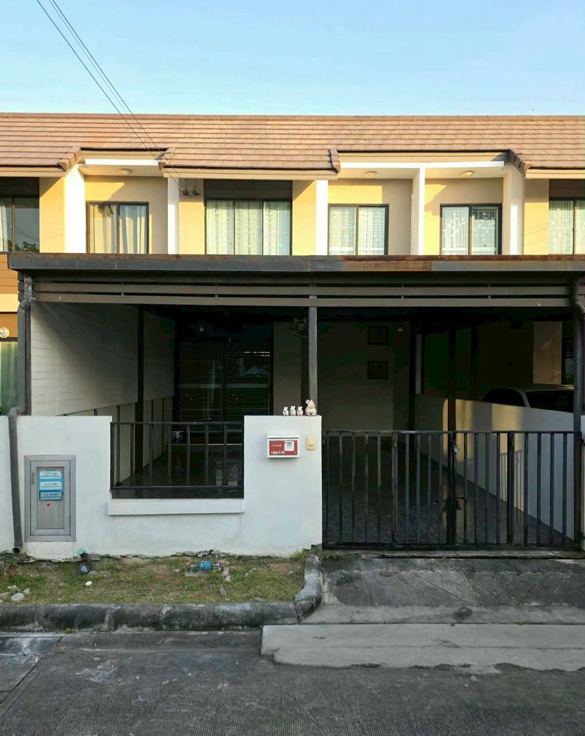 For SaleTownhomeSamut Prakan,Samrong : (Code HR194) House for sale, project The colors bangna - wongwaen 2, The Colors Bangna - Wongwaen 2, near MEGA Bangna.