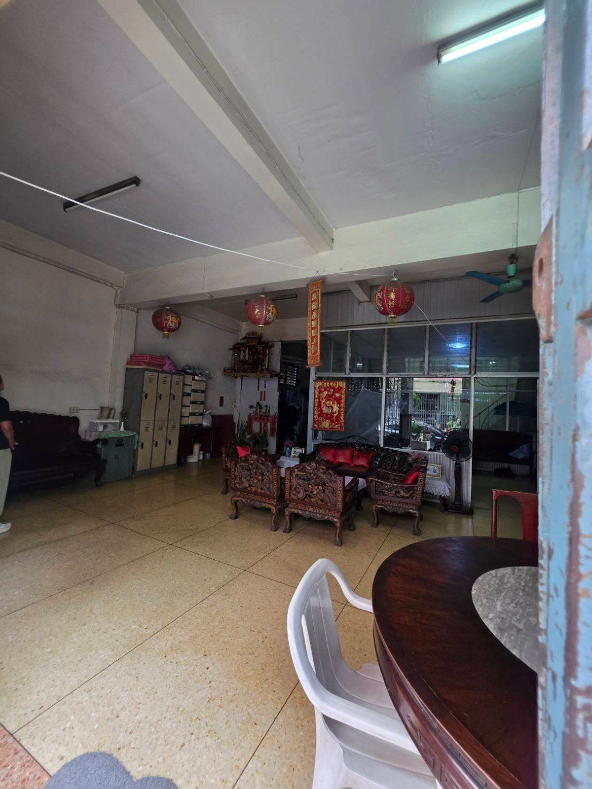 For SaleShop HouseRamkhamhaeng, Hua Mak : Commercial building for sale, located in Soi Ramkhamhaeng 37/1, only 100 meters from the entrance of the alley.